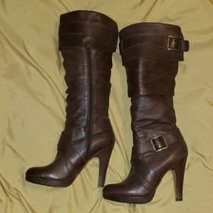 Knee high heeled boots
